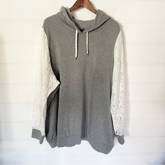 NWT Torrid Classic Fit Cozy Fleece Lace Sleeves
Hoodie in Gray Size 4 (4X) - Picture 4 of 12